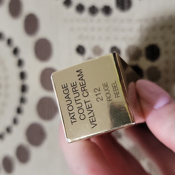 YSL Tatouage Couture Velvet Cream Mattr Stain in 212 Rouge Rebel 6ml - Picture 6 of 8